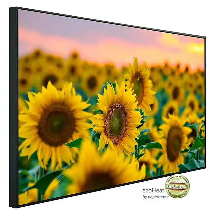 Papermoon Infrarot-Bildheizkörper Feld der Sonnenblumen 2 - 120 x 60 cm, 1.000 W - Nahaufnahme eines Infrarot-Heizpaneels mit einem Feld von Sonnenblumen bei Sonnenuntergang, ideal für eine angenehme Wärme.