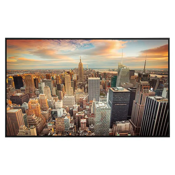 Papermoon Infrarot-Bildheizkörper Manhattan Midtown - 100 cm x 600 mm, 600 W - Ansicht von New York City auf einem modernen Bildschirm, die die architektonische Pracht der Stadt in lebendigen Farben und Details zeigt.