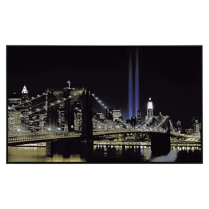 Papermoon Infrarot-Bildheizkörper New York bei Nacht - 60 x 50 cm, 350 W - Ein gerahmtes Wandbild der Skyline von New York bei Nacht, mit der Brooklyn Bridge und den Lichtern des 11. September.