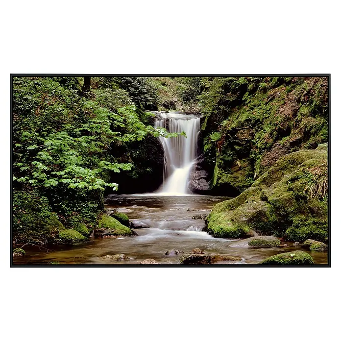 Papermoon Infrarot-Bildheizkörper Waldbach - 100 x 60 cm, 800 W - Beeindruckender Wasserfall, umgeben von üppigem Grün und Moos, der sich in einen klaren Fluss ergießt. Naturschauspiel für Wanddekoration.