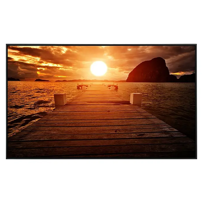 Papermoon Infrarot-Bildheizkörper Steg im Sonnenuntergang 2 - 100 x 60 cm, 600 W - Ein dramatischer Sonnenuntergang über dem Meer, betrachtet von einem Holzsteg aus, bietet einen atemberaubenden und malerischen Ausblick.