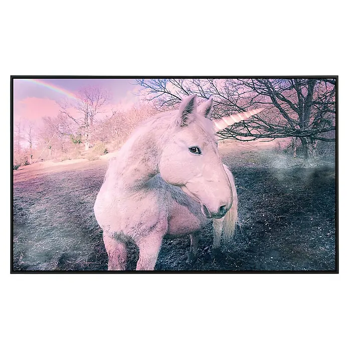 Papermoon Infrarot-Bildheizkörper Einhorn - 120 x 60 cm, 1.000 W - Ein verzauberter Leinwanddruck eines Einhorns in einer ätherischen Landschaft, der jedem Raum einen Hauch von Fantasie verleiht.