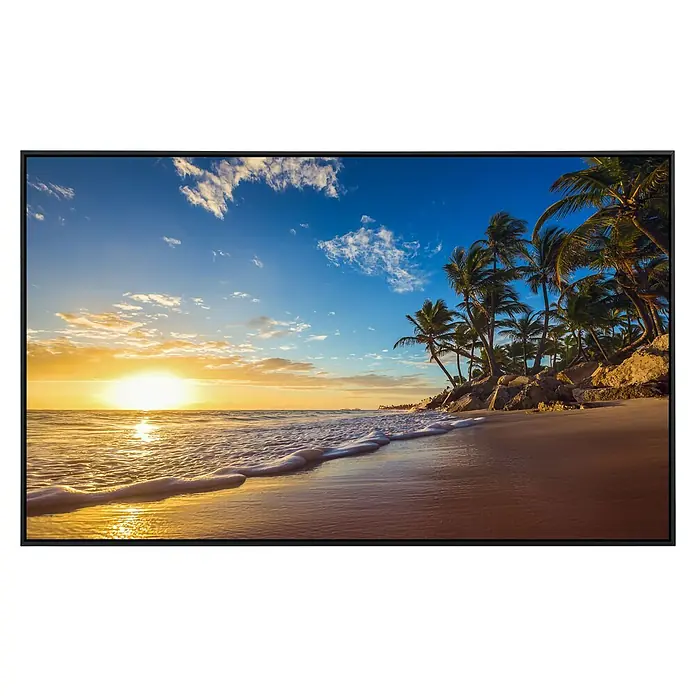 Papermoon Infrarot-Bildheizkörper Tropischer Strand im Sonnenaufgang - 120 x 60 cm, 1.000 W - Ein schönes Landschaftsbild, das einen tropischen Strand mit Palmen und einen strahlenden Sonnenuntergang am Horizont zeigt, gerahmt in einem eleganten schwarzen Rahmen.
