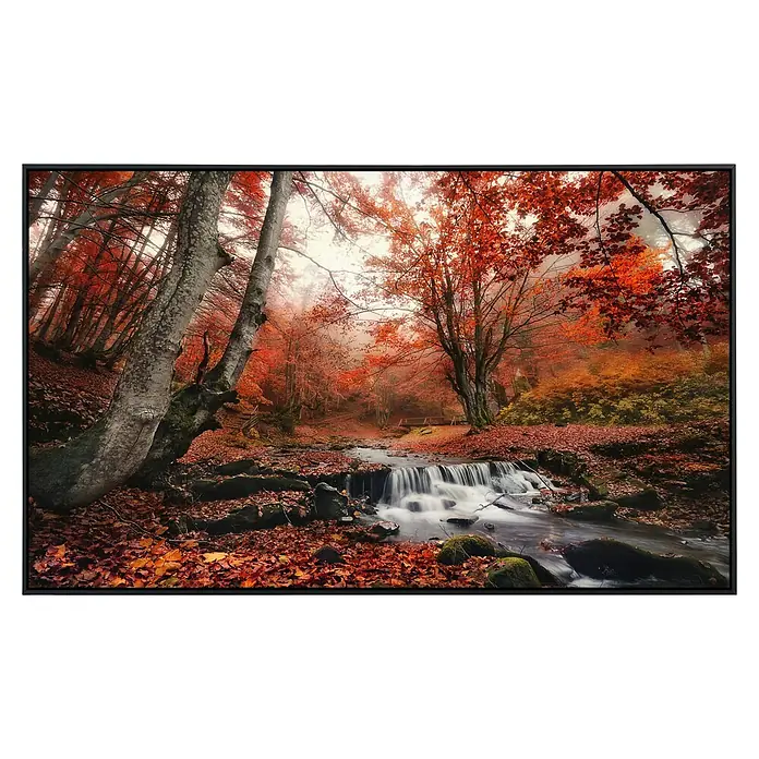 Papermoon Infrarot-Bildheizkörper Nebeliger Waldbach - 90 x 50 cm, 450 W - Herbstliche Waldlandschaft mit Wasserfall und bunten Blättern, gerahmt in dunklem Holz.