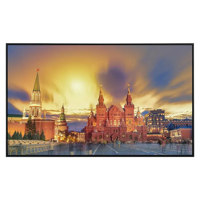 Papermoon Infrarot-Bildheizkörper Roter Platz Sonnenuntergang Moskau - 90 x 50 cm, 450 W - Das Foto zeigt den Roten Platz in Moskau mit dem erleuchteten Historischen Museum und dem Kreml bei Sonnenuntergang im goldenen Licht.