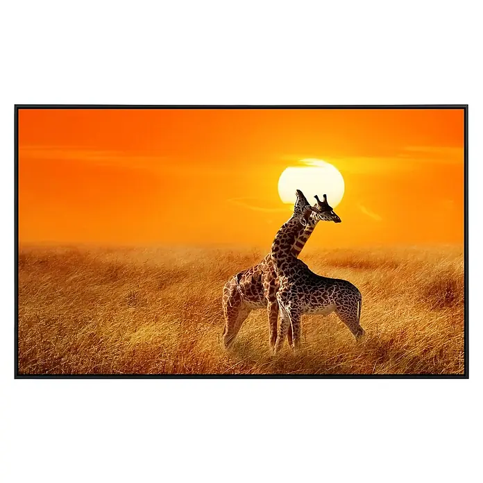 Papermoon Infrarot-Bildheizkörper Giraffen gegen Sonnenuntergang - 100 x 60 cm, 600 W - Ein gerahmtes Bild von zwei Giraffen in der afrikanischen Savanne bei Sonnenuntergang, das eine warme und exotische Atmosphäre schafft.