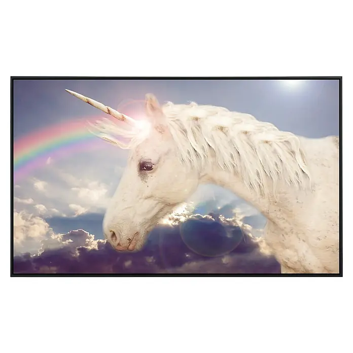 Papermoon Infrarot-Bildheizkörper Einhorn Regenbogen - 60 x 50 cm, 350 W - Ein majestätisches Einhorn mit schimmerndem Horn vor einem bunten Regenbogen und Wolkenhimmel. Fantasievolle Wanddekoration für ein verträumtes Ambiente.