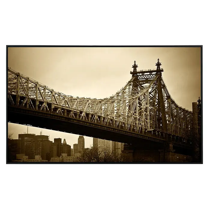Papermoon Infrarot-Bildheizkörper New Yorker Brücke - 100 x 60 cm, 600 W - Sepia-Ansicht der Queensboro Bridge, ein architektonisches Meisterwerk, das New York Citys Skyline ziert und Geschichte atmet.