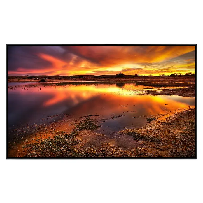 Papermoon Infrarot-Bildheizkörper Flammender Himmel - 120 x 60 cm, 1.000 W - Landschaftsgemälde mit einer atemberaubenden Spiegelung des Sonnenuntergangs auf einem See, gerahmt für eine stilvolle Wanddekoration.