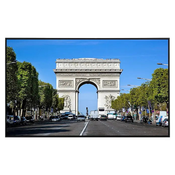 Papermoon Infrarot-Bildheizkörper Arc de Trio100 x 60 cm, 600 W - Ein beeindruckendes Bild des Arc de Triomphe in Paris, eingefasst in einem modernen schwarzen Rahmen. Der Rahmen betont die ikonische Architektur.