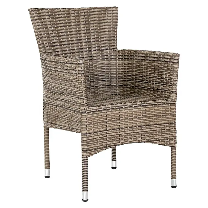 Sillón de jardín Rouen - An x Pr x Al: 59 x 61,5 x 87 cm, Marrón oscuro, Poliratán, Apilable - Primer plano de una silla de ratán con reposabrazos y patas metálicas sobre fondo negro, que combina comodidad y estilo para exteriores.