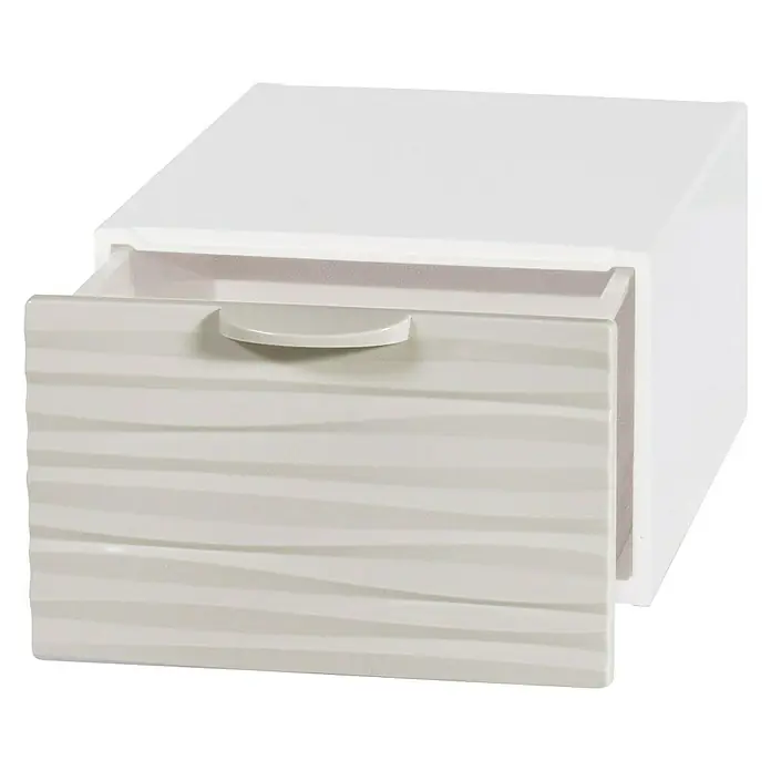 Schubladenbox QBox Wave Mini - L x B x H: 21 x 15,5 x 10,5 cm, Sand, Anzahl Schubladen: 1 Stk. - Nahaufnahme einer weißen Nachttischkommode mit einer Schublade, die ein einzigartiges gewelltes Muster aufweist.