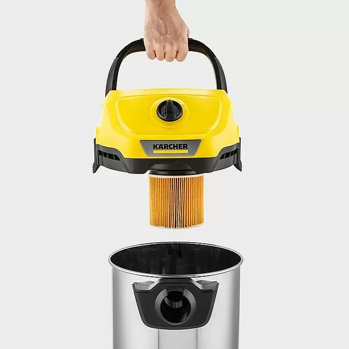 Kärcher Elektro-Nass- & Trockensauger WD 3 S V-17/4/20 - 1.000 W, Behältervolumen: 17 l - Kärcher Nass-/Trockensauger-Motorkopf mit gelbem Faltenfilter wird von Hand vom Edelstahltank gehoben.