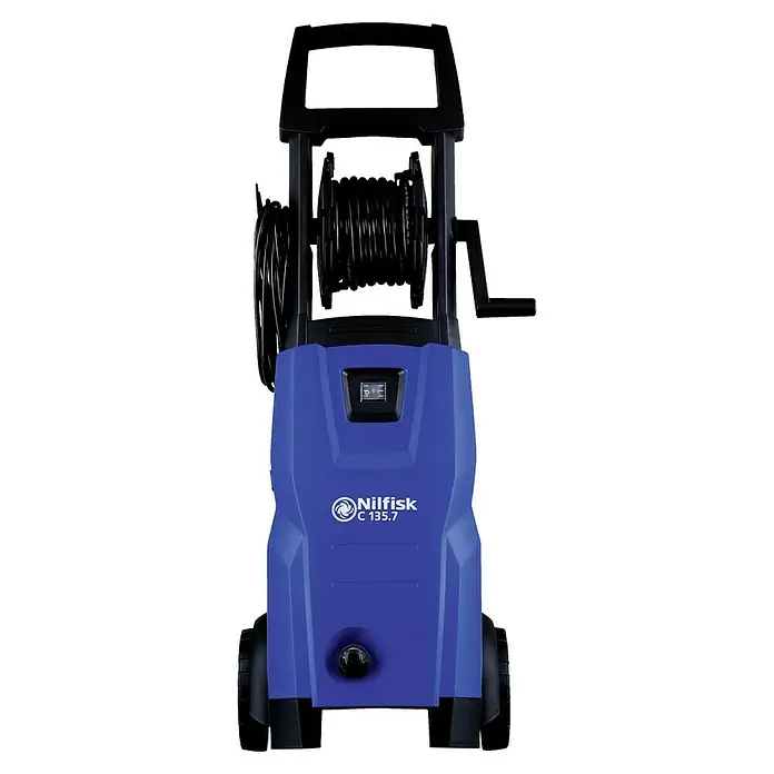 Nilfisk Hochdruckreiniger C 135.7-6 Garden X-tra - 1.500 W, Max. Druck: 135 bar, Fördermenge: 460 l/h - Ein blauer Nilfisk C 135.7 Hochdruckreiniger mit einer schwarzen Schlauchtrommel und einem Griff zur einfachen Bedienung und Lagerung.