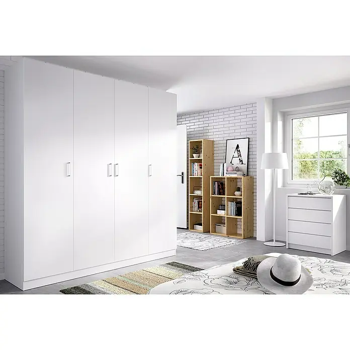 Cajonera montada - L x An x Al: 45 x 60 x 72 cm, Blanco, Número de cajones: 4 ud. - Escena de dormitorio con un gran armario blanco, estanterías, una cómoda y una ventana para un ambiente luminoso.
