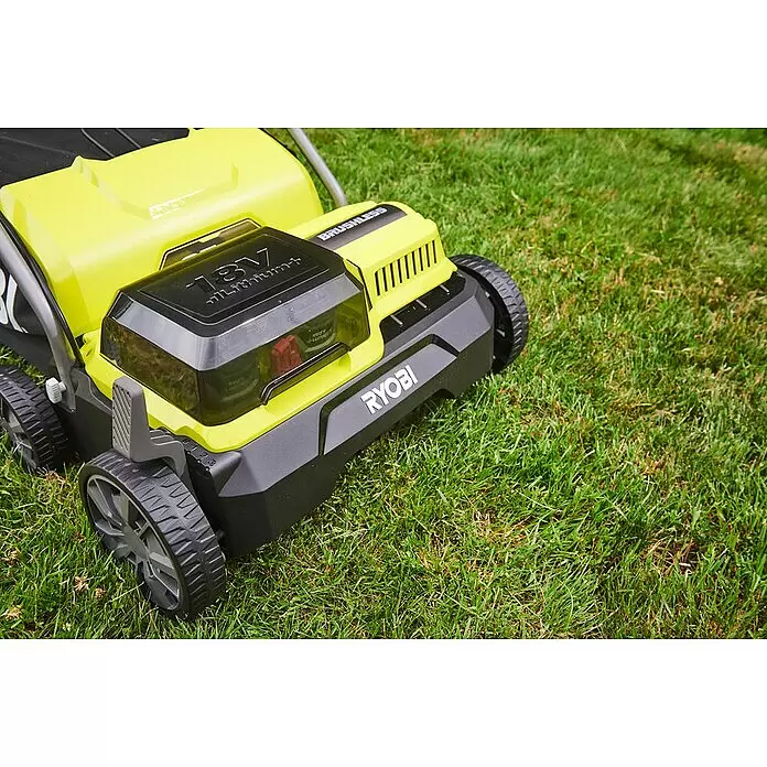 Ryobi ONE+ Akku-Vertikutierer RY18SFX35A-240 - Anzahl Akkus: 2 Akkus, 18 V, Arbeitsbreite: 35 cm - Ein hellgrüner und schwarzer Ryobi Akku-Rasenmäher mit bürstenlosem Motor.
