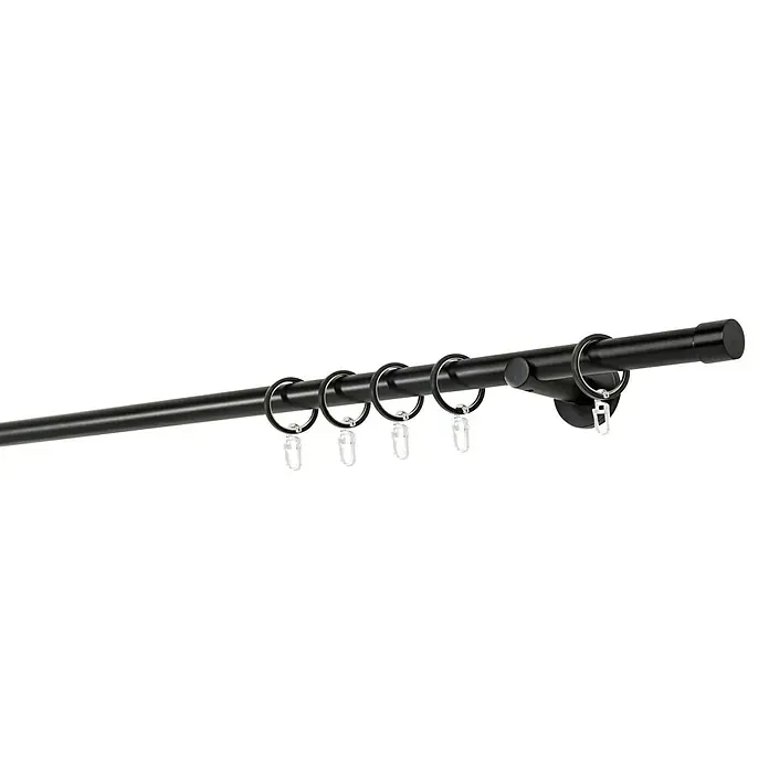 Stilgarnitur Function CapLänge Gardinenstange: 390 cm, Schwarz - Eine Gardinenstange aus Metall mit dekorativen Ringen und Befestigungsklammern, perfekt für elegante Fensterdekorationen.