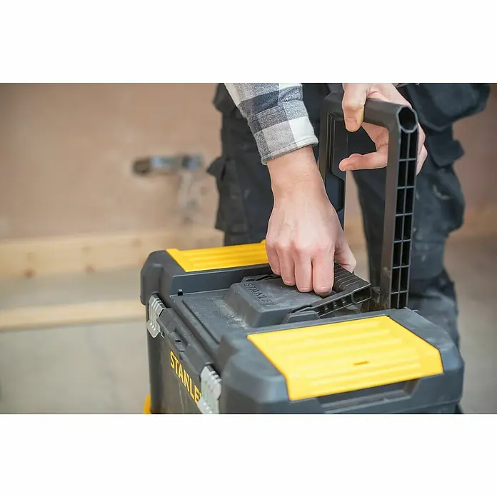 Stanley Rollende Profi-Box - Ohne Werkzeug, L x B x H: 47,5 x 28,5 x 62,3 cm - Der Stanley Werkzeugkasten im Fokus: Ein robuster und zuverlässiger Begleiter für Handwerker und Heimwerker, ideal für unterwegs.
