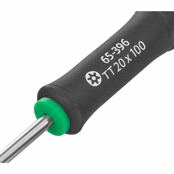 Stanley FatMax SchraubendreherTX 20, Klingenlänge: 100 mm - Nahaufnahme eines Torx-Schraubendrehers mit grünem Griffschutz.