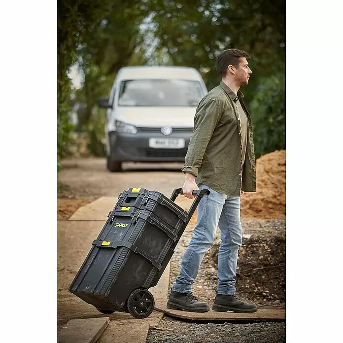 Stanley Werkzeugkoffer ESSENTIAL™ Quiklink Trolley STST83319-1 - L x B x H: 41 x 51,5 x 75,1 cm, Kunststoff - Anwendungsbeispiel