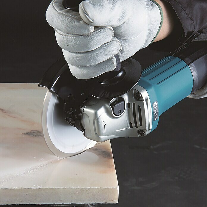 Makita Winkelschleifer GA5030R720 W, Schleifscheibe: Ø 125 mm, 0 U/min - 11.000 U/min Use Shot