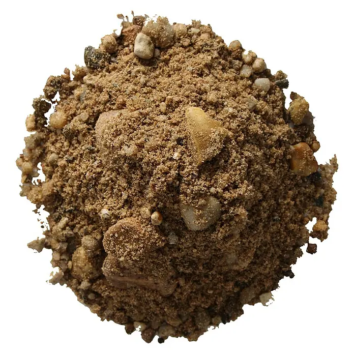 Kies - Körnung: 0 mm - 32 mm, Beige, Naturmaterialien, 835 kg - Nahaufnahme von Sand und kleinen Steinen, ideal für Bauprojekte und Landschaftsgestaltung. Perfekt für den Gartenbau.