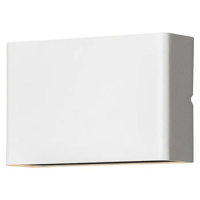 Konstsmide LED-Außenwandleuchte Chieri - 8 W, 6 x 17 x 11 mm, Weiß, IP54 - Nahaufnahme einer eleganten, rechteckigen, weißen Wandleuchte, die ein sanftes, nach unten gerichtetes Licht ausstrahlt.