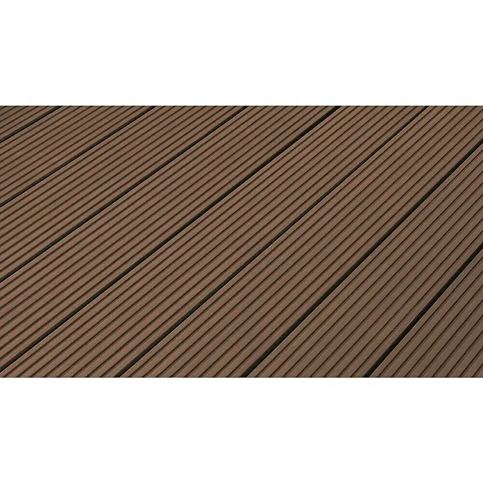 Kovalex WPC-Terrassenpaket Exklusiv - Braun, 4 x 4,95 m - Nahaufnahme von braunen Terrassendielen mit gerillter Oberfläche, die sich diagonal über das Bild erstrecken. Robust und wetterfest.