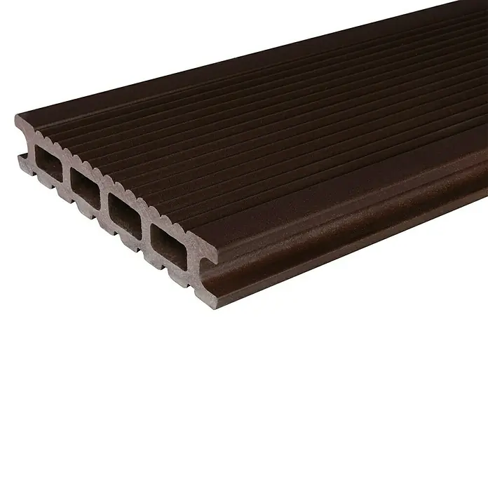 Kovalex WPC-Terrassendiele Exklusiv nach Maß - 420 x 14,5 x 2,6 cm, Schokobraun - Nahaufnahme einer braunen WPC-Terrassendiele mit gerillter Oberfläche und Hohlkammerprofil, ideal für den Außenbereich.