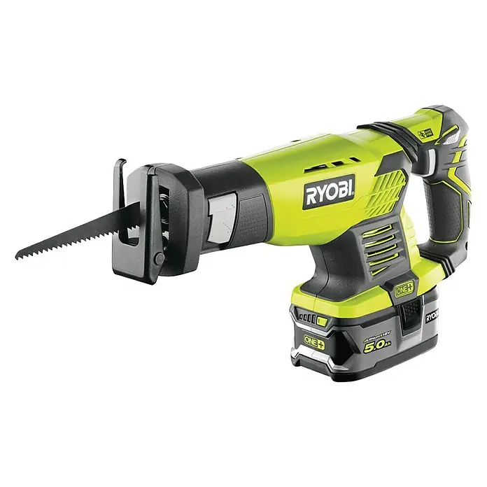 Ryobi ONE+ Maschinen-Set Combo Kit R18CK4E-242S - 18 V, 2 Akkus, 8 -tlg. - Abgebildete Ryobi Akku-Säbelsäge mit grün-schwarzem Design und 5.0Ah Akku, ideal für diverse Schneidarbeiten.