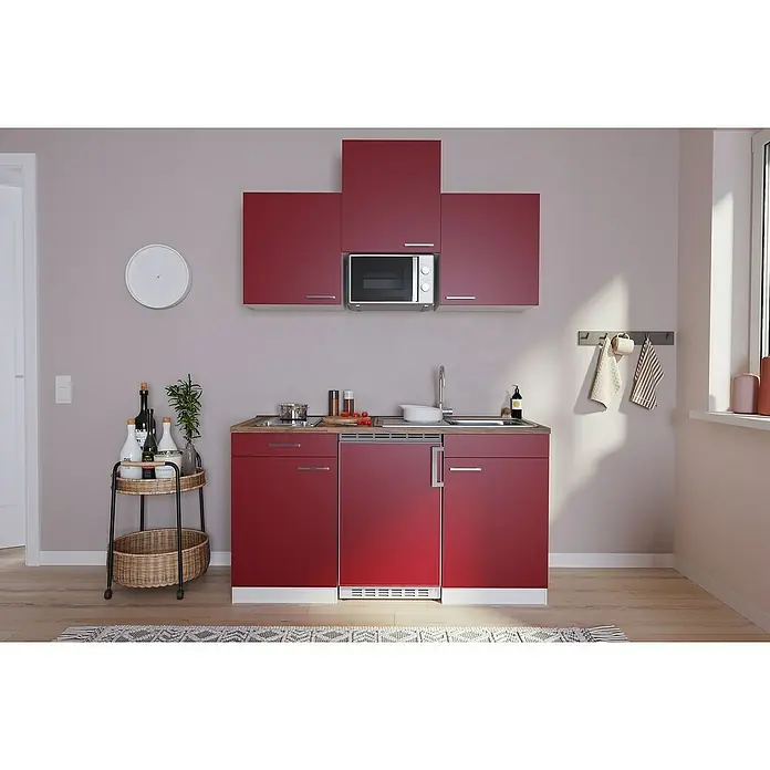 Respekta Singleküche Luis - Breite: 150 cm, Rot, Mit Glaskeramikkochfeld, Mikrowelle und Kühlschrank - Küchenansicht mit bordeauxroten Schränken und Geräten. Ideal für kleine Räume mit Kochfeld, Spüle und Mikrowelle.