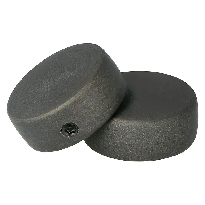 Expo Ambiente Endstück Cap-Noble - Eisenoptik-brush, Geeignet für: Gardinenstangen Ø 20 mm - Nahaufnahme von zwei runden, grauen Zierkappen mit Schraube, ideal zum Abdecken von Schraubenlöchern.