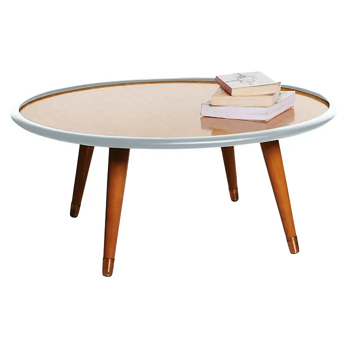 Dreambaby Eckenschutz - Grau, L x B: 2.000 x 41 mm - Ein runder Couchtisch mit Holzplatte und drei Beinen, auf dem zwei Bücher liegen. Perfekt für Wohnzimmer oder Lesezimmer.
