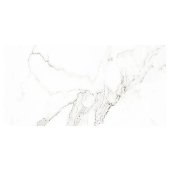 Halcón Pavimento porcelánico Palatina - 60 x 120 cm, Blanco Carraca, Brillante, Espesor: 7,4 mm - Primer plano de una baldosa de mármol blanco con delicadas vetas grises, ideal para interiores elegantes.