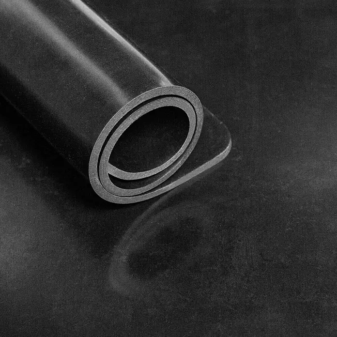 Gummimatte MeterwareBreite: 120 cm, Materialstärke: 2 mm - Schwarze Gummimatte, teilweise aufgerollt, für vielseitige Anwendungen im Industrie- und Heimwerkerbereich. Robust und langlebig.