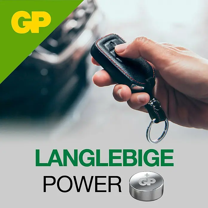 GP Knopfzelle Batterien LR44, Alkaline - 1,5 V, 10 Stk. - Bild einer GP-Knopfzelle für langlebige Energie, dargestellt mit einem Autoschlüssel in der Hand, der einen Knopf drückt.