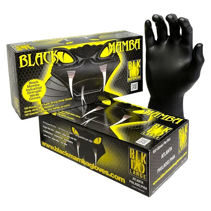 Guantes desechables Black Mamba - M, Negro, 2 ud. - Una pila de guantes de nitrilo Black Mamba en tamaños mediano y grande, que se muestra con un solo guante negro.