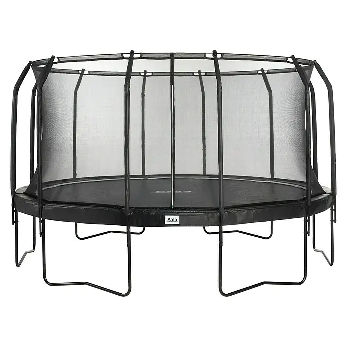 Salta Trampolin Premium Black EditionDurchmesser: 457 cm, Schwarz - Das Bild zeigt ein schwarzes Salta-Trampolin mit Sicherheitsnetz, das auf einem schwarzen Hintergrund steht.