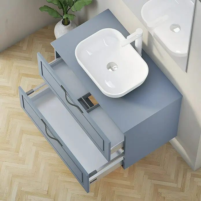 Artysan Mueble bajo de lavabo Toja - An x Pr x Al: 80 x 45 x 54,5 cm, Azul - Mueble de baño azul con dos cajones abiertos y un lavabo moderno que añade un toque elegante a la habitación.