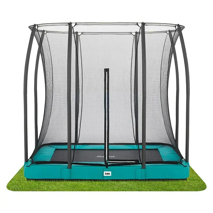 Salta Trampolin Comfort Edition Ground - Grün, L x B: 153 x 214 cm - Ein rechteckiges Salta-Trampolin mit Sicherheitsnetz und blauer Polsterung auf einer Rasenfläche. Ideal für sicheren Springspaß im Garten.