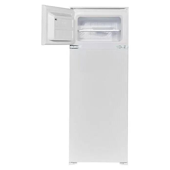 PKM Kühl-Gefrierkombination GK225.4EEBN - Nutzinhalt Gesamt: 205 l, 54 x 54 x 145 cm, Weiß - Weißer Minikühlschrank mit geöffneter oberer Tür, zeigt ein kleines Gefrierfach und verstellbare Ablagen.