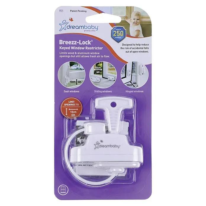 Dreambaby Fenstersicherung BREEZZ-Lock mit Schlüssel - Weiß - Ein Dreambaby Breezz-Lock® Fensterbegrenzer in der Verpackung. Das Produkt ist weiß und für verschiedene Fensterarten geeignet.