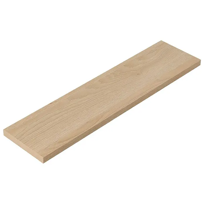 Dolle Wandboard Lite - L x B x S: 60 x 15 x 1,9 cm, Farbe: Eiche - Detailaufnahme einer hellen, unbehandelten Holzstufe, die die natürliche Maserung und Textur des Holzes hervorhebt. Ideal für den Innenausbau.