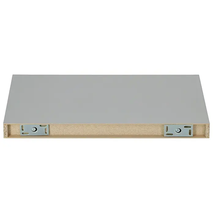 Dolle Estante flotante Big Boy - L x An x Al: 57 x 25 x 5 cm, Plateado, Carga soportada: 30 kg - Primer plano de una tabla de estantería gris que muestra los soportes de montaje metálicos en la parte inferior. Ideal para ensamblar muebles.