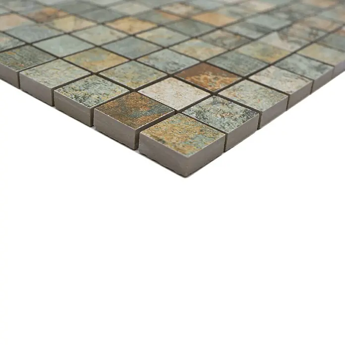 Mosaikfliese Quadrat Curtain 25 Mix CB 25BBG - 29,5 x 29,5 cm, Grün/Beige/Braun, Matt - Nahaufnahme eines Mosaikfliesen-Elements in verschiedenen Erdtönen, ideal für Wand- oder Bodengestaltung mit rustikalem Charme.