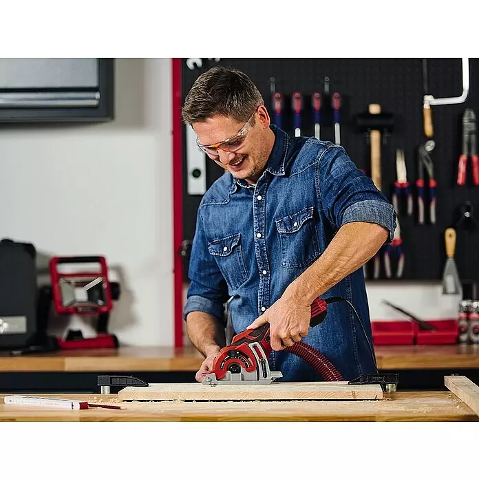 Einhell Classic Mini-Handkreissäge TC-CS 89 - 600 W, Durchmesser Sägeblatt: 89 mm, Leerlaufdrehzahl: 7.200 U/min - Anwendungsbeispiel