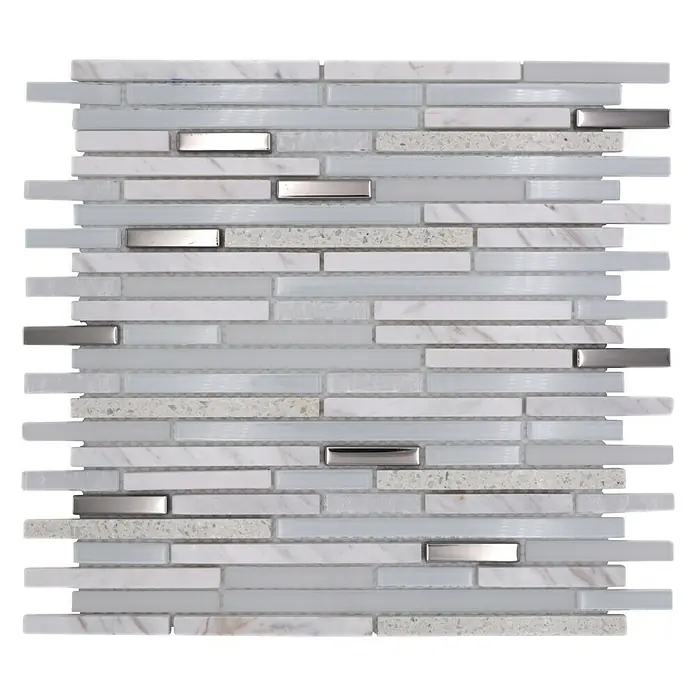 Mosaikfliese Verbund Crystal Mix XBH SV62 - 30 x 30 cm, Weiß/Silber, Glänzend - Nahaufnahme eines rechteckigen Mosaikfliesenmusters mit Glas-, Marmor- und Metalleinsätzen.