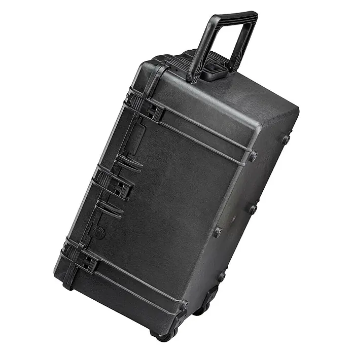 Wasserdichter Koffer MAX750 - L x B x H: 816 x 540 x 436 mm, Ohne Schaumstoffeinlage, Schwarz, Kunststoff - Schwarzer Rollkoffer mit Tragegriff für den Transport von Ausrüstung und persönlichen Gegenständen. Robust und zuverlässig für Reisen.