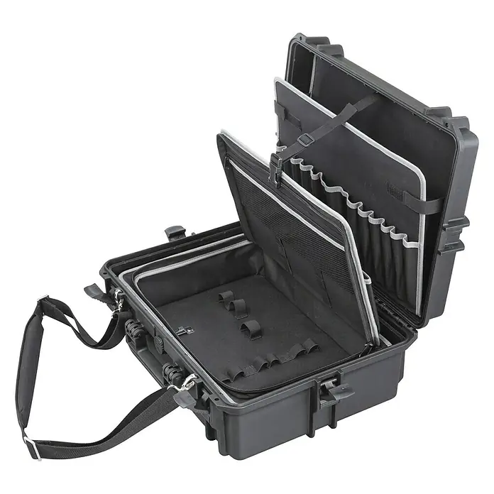 Wasserdichter Koffer MAX505 - L x B x H: 555 x 428 x 211 mm, Mit Werkzeugeinsatz, Schwarz, Kunststoff - Geöffneter schwarzer Werkzeugkoffer mit Schultergurt und mehreren Fächern für Werkzeuge. Ideal für den Transport.