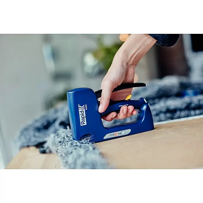 Rapid Kombi-Handtacker R453E - Klammertiefe: 6 mm - 14 mm, Geeignet für: Klammern Typ 53 - Anwendungsbeispiel